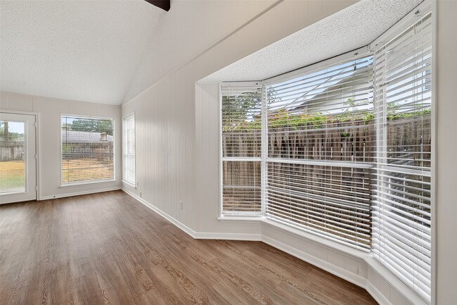 Building Photo - 9538 Ravensworth Dr