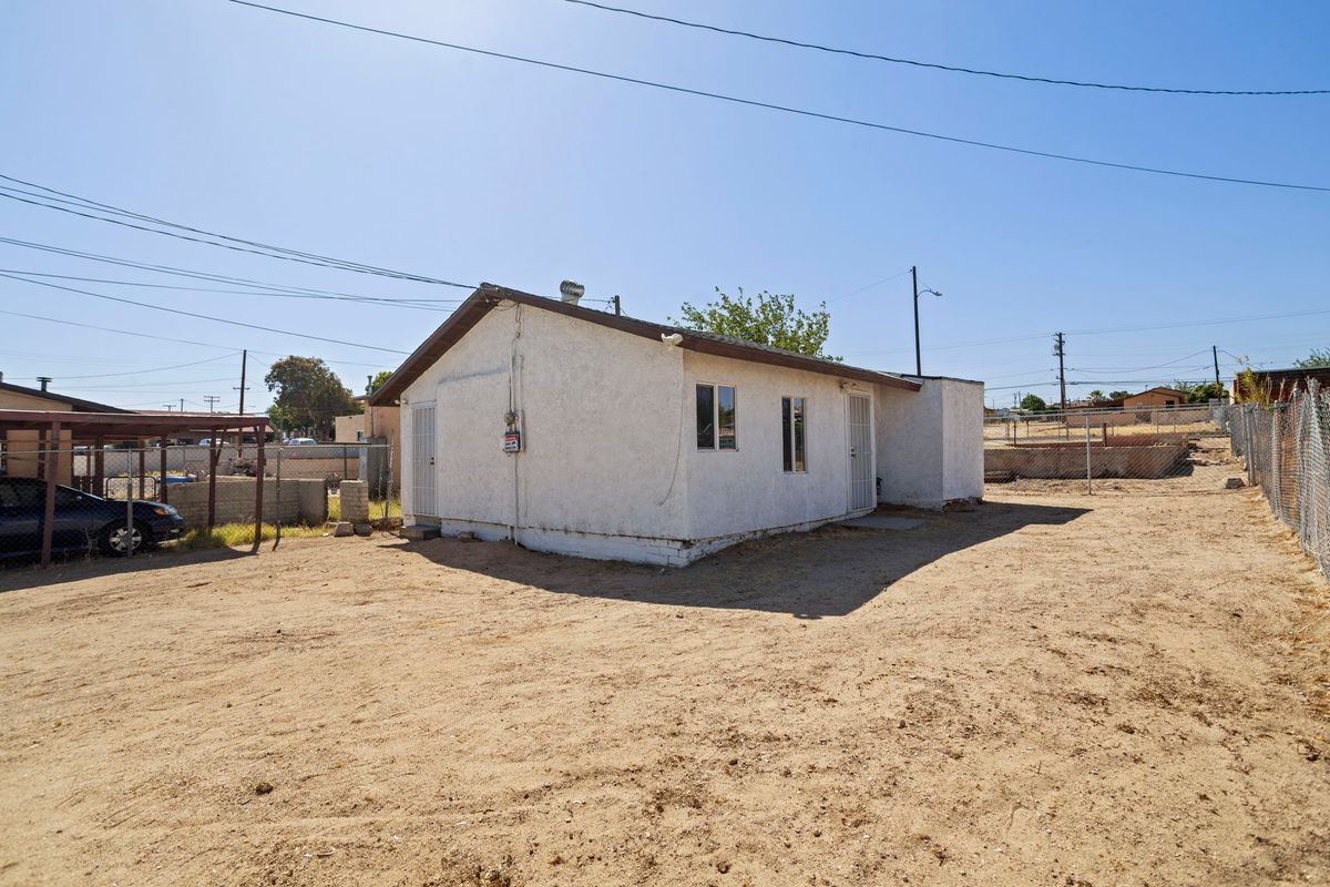 Building Photo - 605 E Williams St