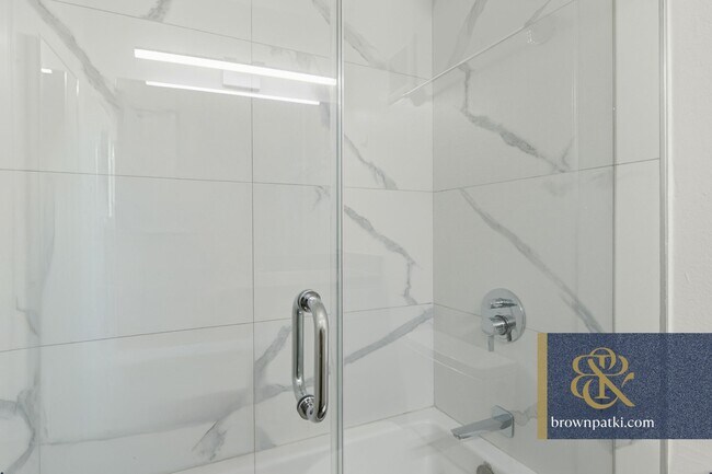 Building Photo - 916 Beach Park Blvd