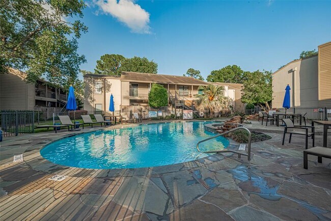 Building Photo - 1100 Augusta Dr