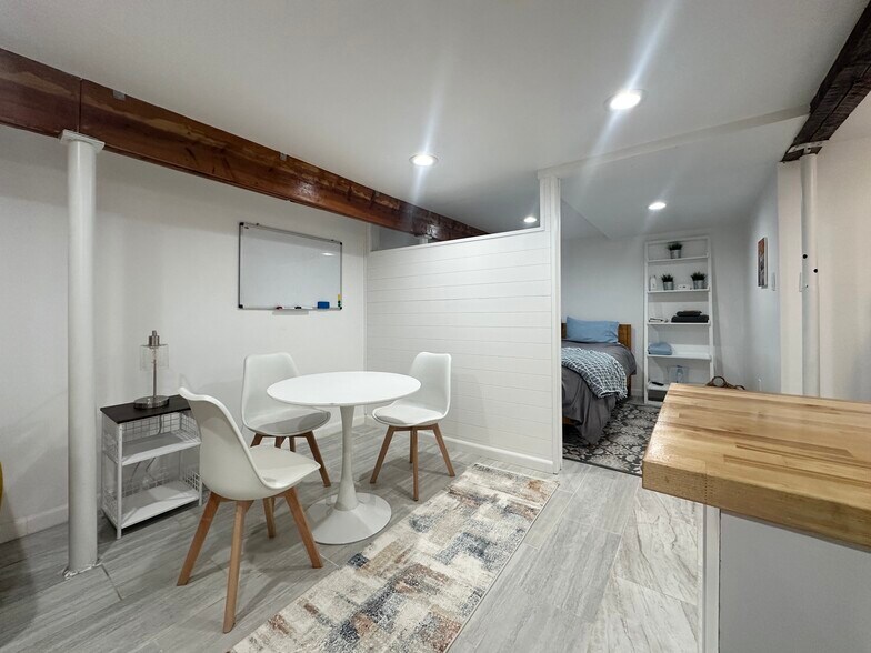 Building Photo - 44 Woodbine St