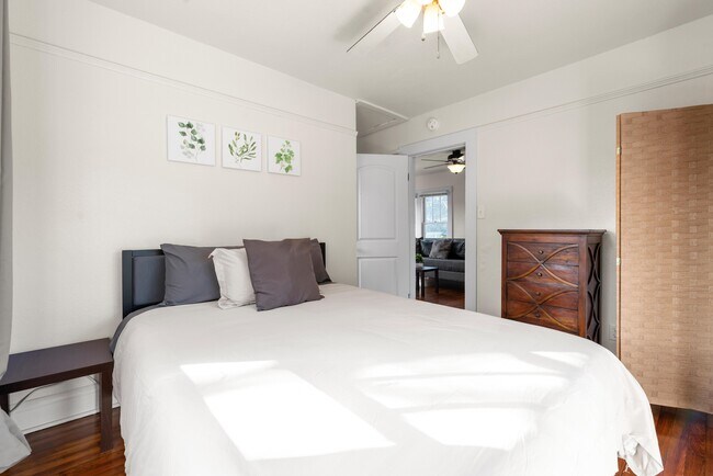 Building Photo - 2672 Post St