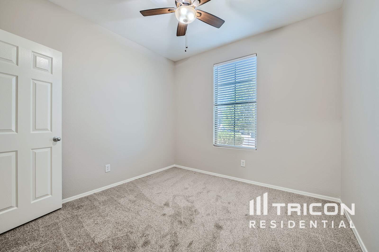 Building Photo - 112 E Baja Pl