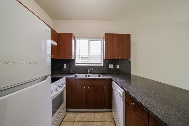 Building Photo - 10131 W Indigo St