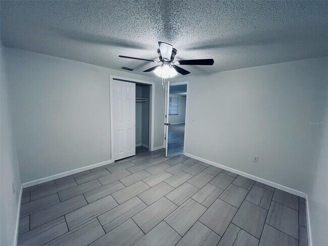 Building Photo - 5323 Satsuma Dr