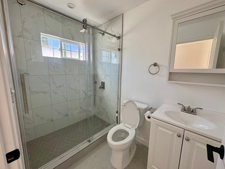 Building Photo - 8980 Oswego St