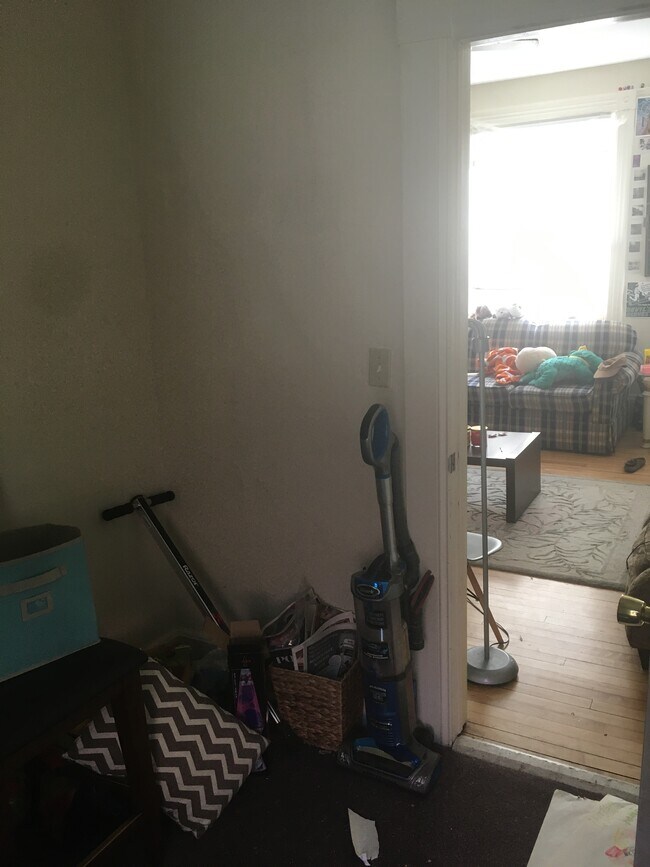 Bedroom 2/office space - 2488 N Bartlett Ave