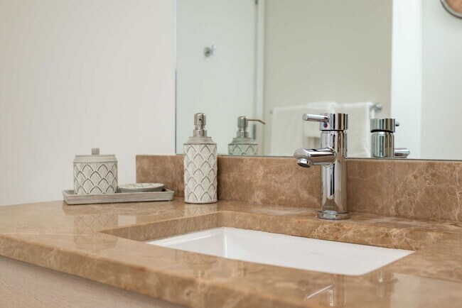 Building Photo - 99 Kneeland St