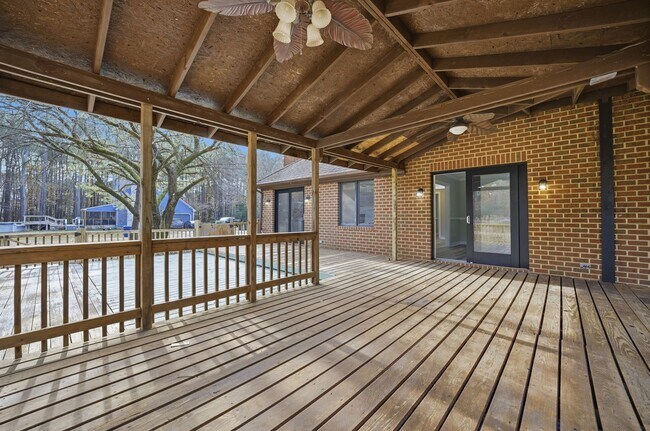 Building Photo - 9 Rhodelia Ln