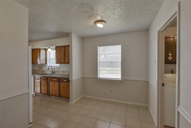 Building Photo - 4203 Sloangate Dr