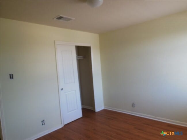 Building Photo - 753 Great Oaks Dr