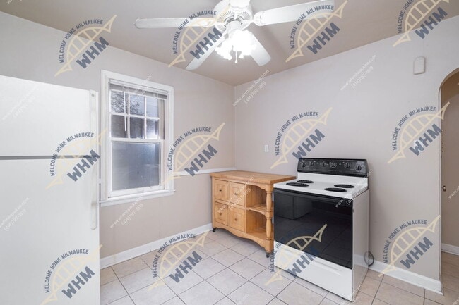 Primary Photo - 3258 S Kinnickinnic Ave