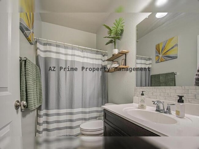 Building Photo - 30945 W Picadilly Rd