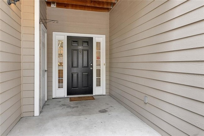 Building Photo - 2400 Cumberland Pkwy SE