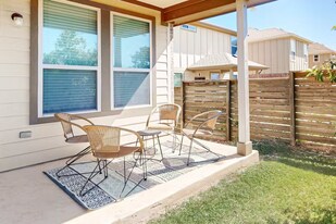 Building Photo - 3651 Sandy Brook Dr