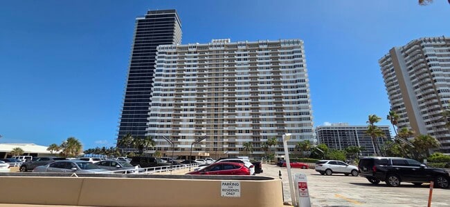 Building Photo - 1980 S Ocean Dr