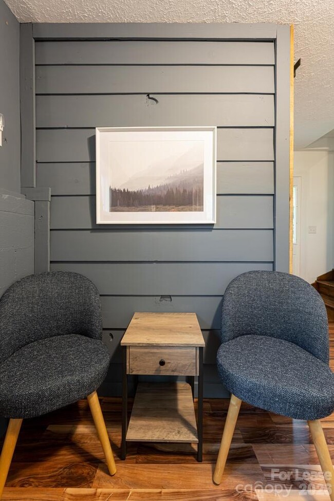 Building Photo - 260 Allison Hill Rd