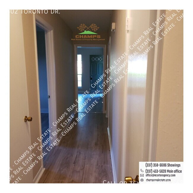 Building Photo - 402 Toronto Dr