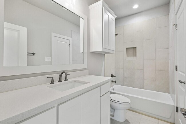 Building Photo - 514 Woodside Trl