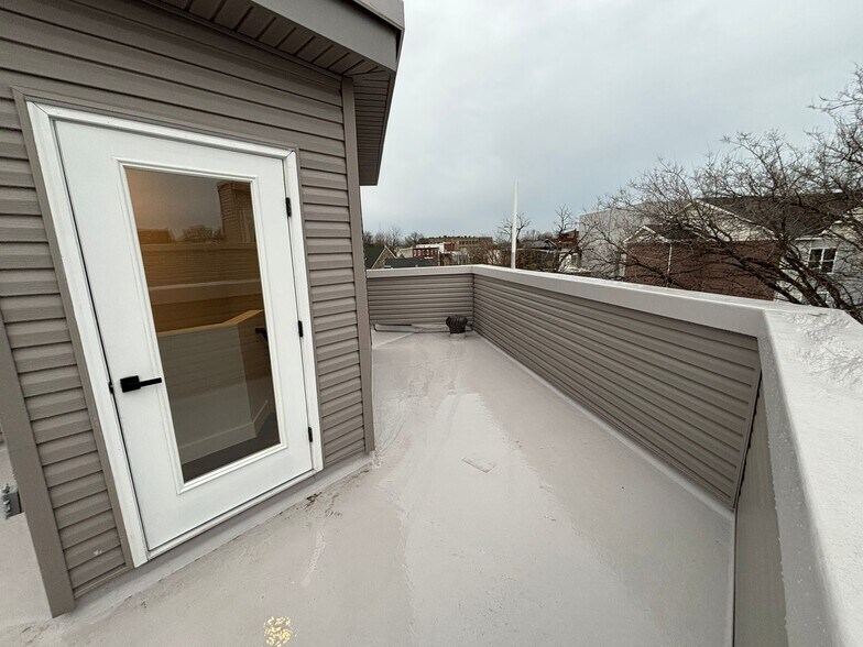 Building Photo - 713 N 42nd St