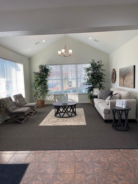 Building Photo - Pheasant Run Apartments