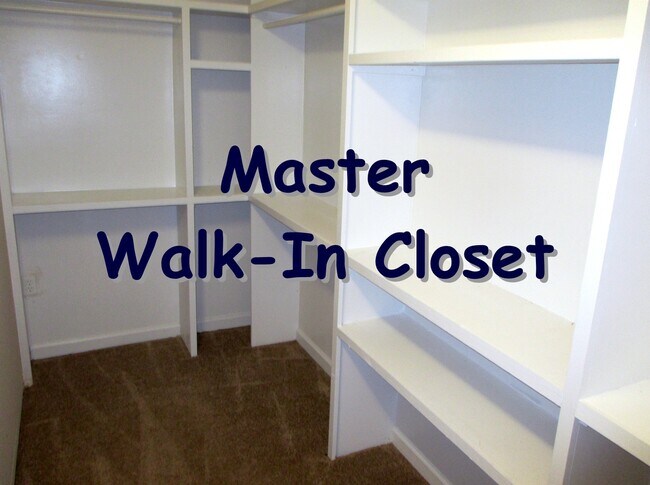 Building Photo - 240 Fresno Dr