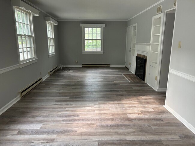 Building Photo - 66 Tunis Ave