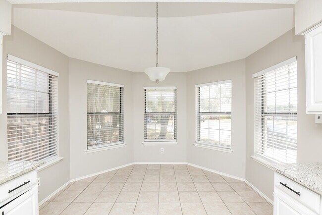 Building Photo - 5016 Santa Fe Ct