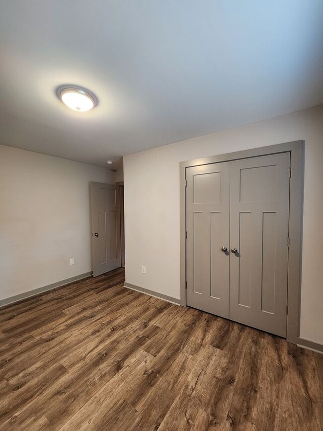 Building Photo - Asheville Rental!