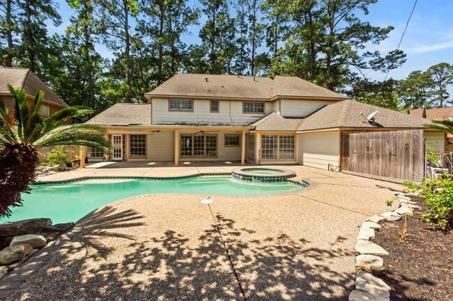 Building Photo - 18318 Mahogany Forest Dr