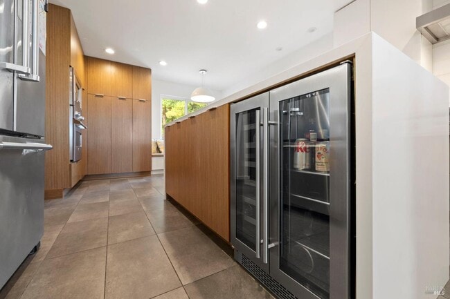 Building Photo - 48 Junipero Serra Ave