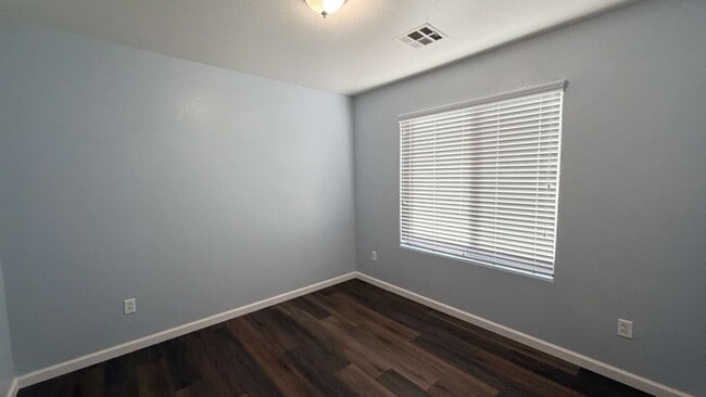 Building Photo - 36532 W Barcelona Ln