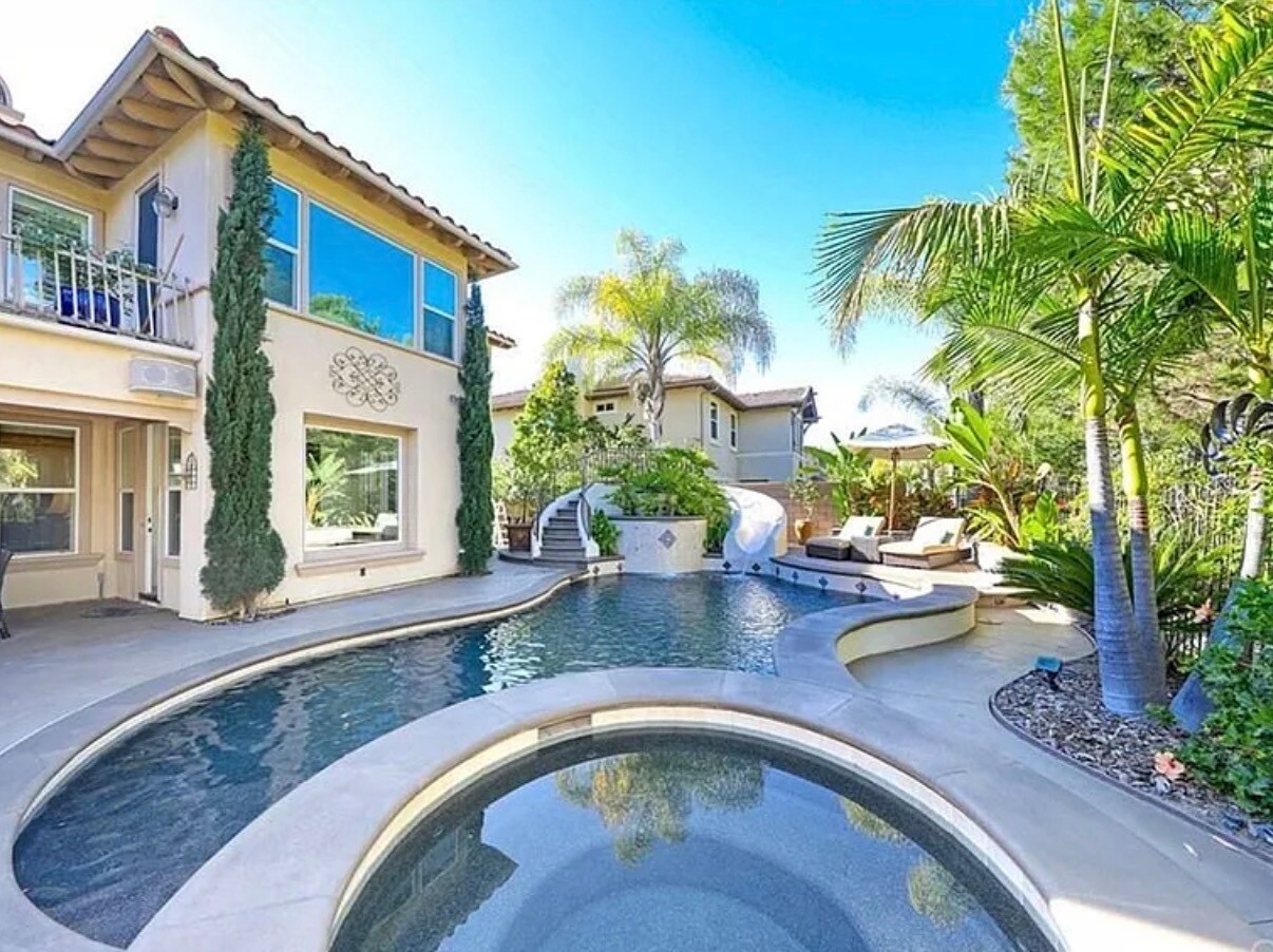 Building Photo - 2531 Costero Magestuoso