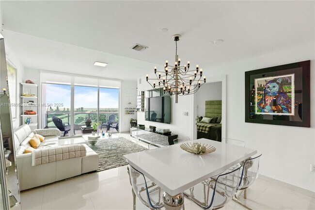 Building Photo - 900 Biscayne Blvd
