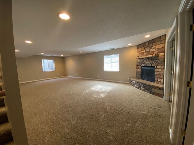 Building Photo - 322 N 50th Ave