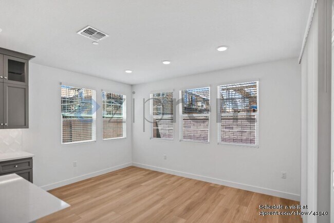Building Photo - 439 Monastery Dr