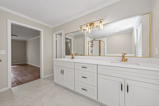Building Photo - 106 Breezy Point Pl