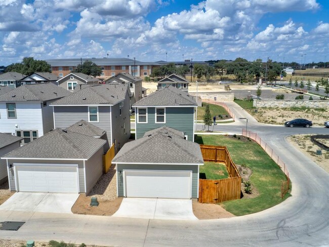 Building Photo - 1776 Yaupon Grove Ln