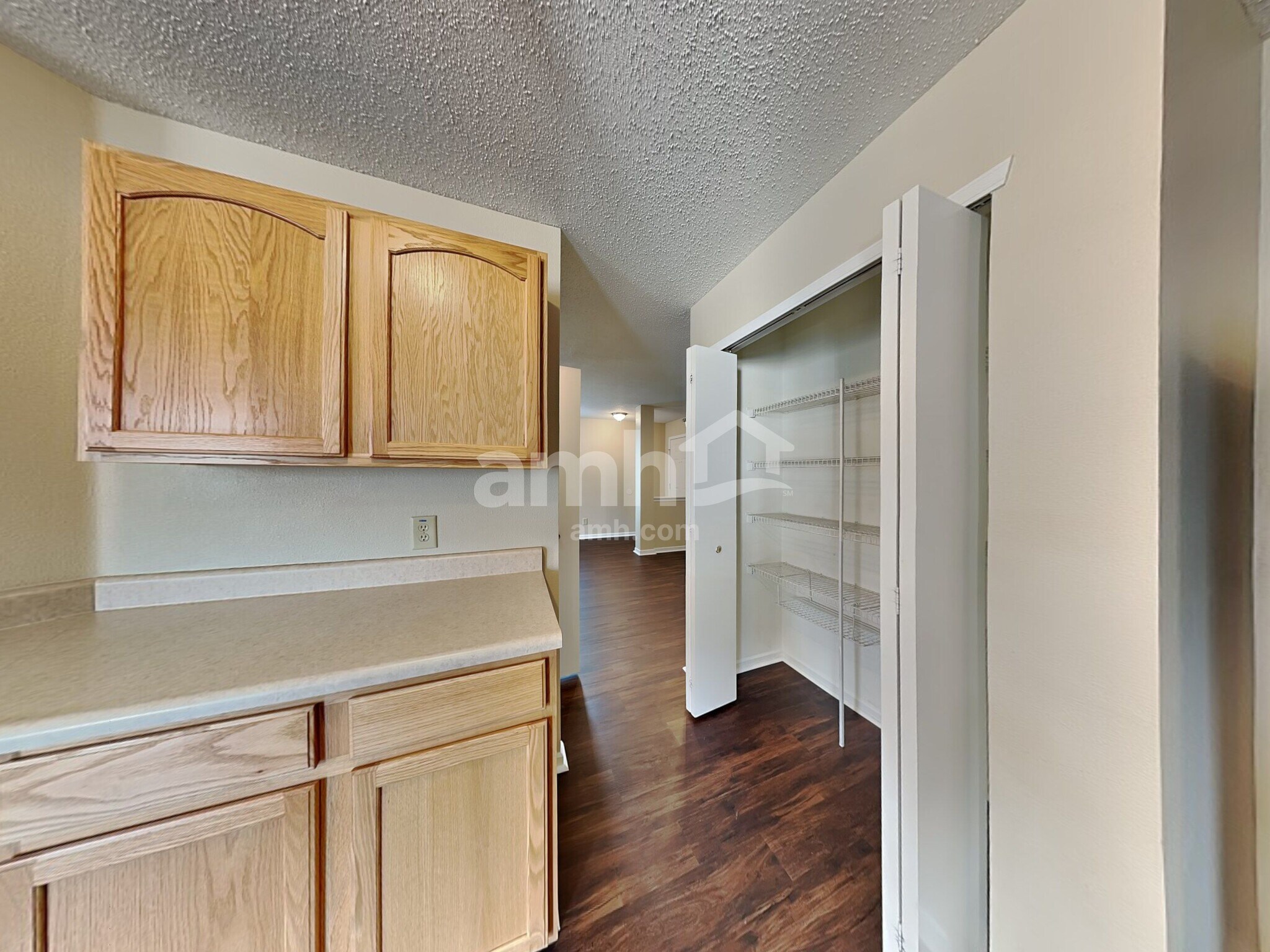 Building Photo - 1221 Redwood Dr