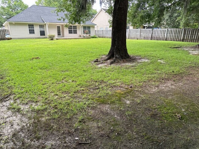 Building Photo - 247 Laurel Hill Cir