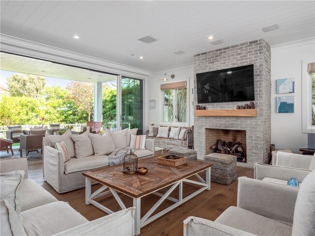 Building Photo - 3403 Laurel Ave