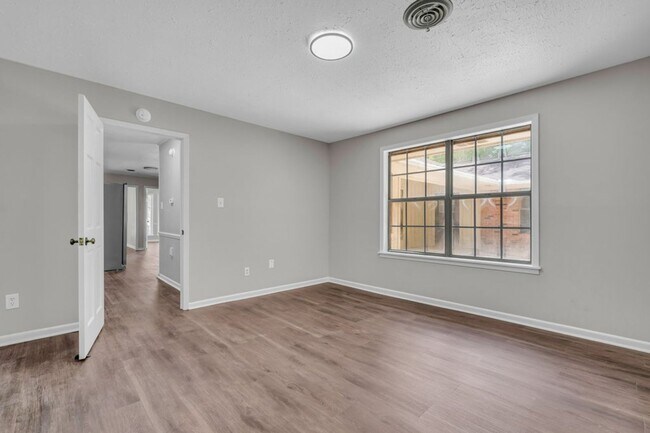 Building Photo - 1315 Ruffwood Rd