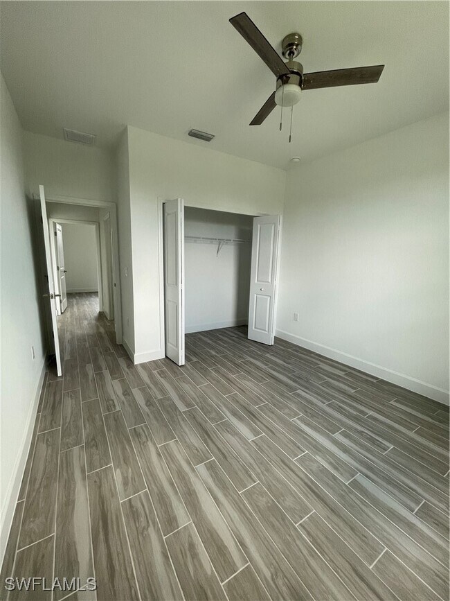 Building Photo - 1316 NE 1st Pl