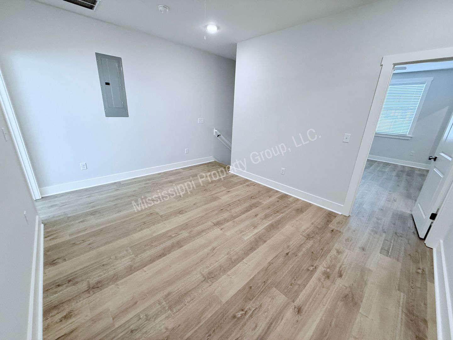Building Photo - 615 Miramar Ln