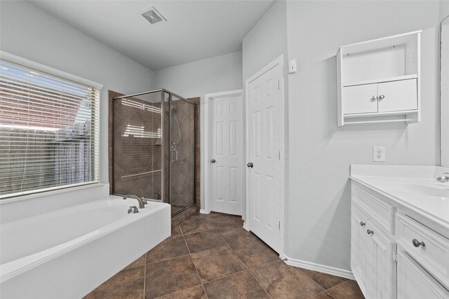 Building Photo - 13018 Orchard Green Dr