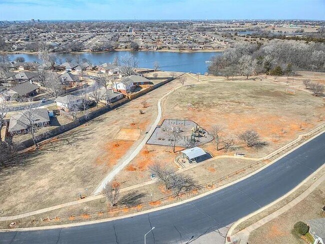 Building Photo - 2912 Canyon Oaks Ct