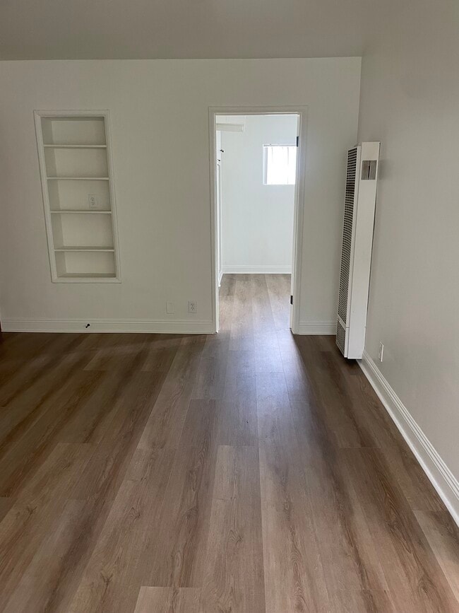 Building Photo - 8974 Cadillac Ave