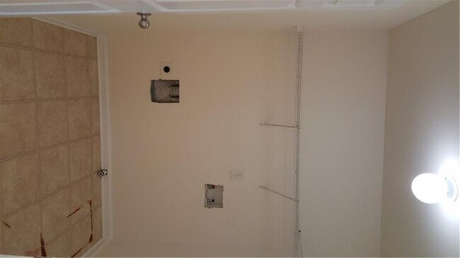 Building Photo - 2036 Executive Dr N