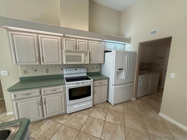 Building Photo - 6541 SW 111th Loop