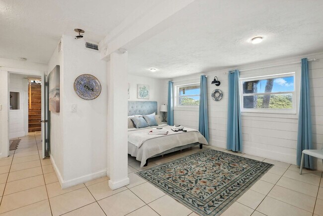 Building Photo - 62 Ocean St